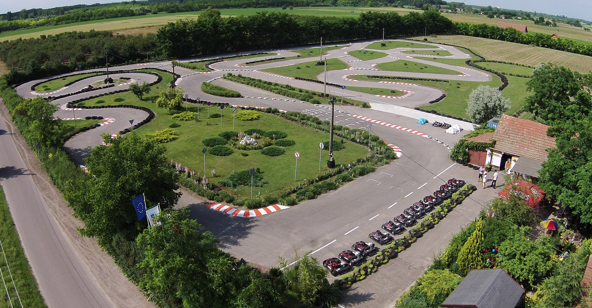 Outdoor karting